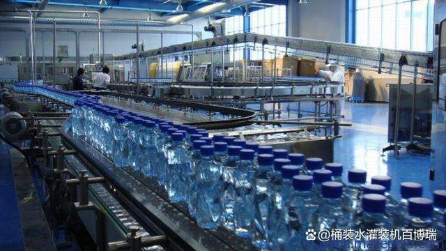 用于生产瓶装纯净水和桶装纯净水,全自动纯净水灌装机厂家结合市场